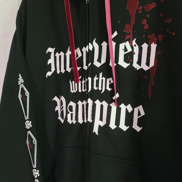 Hot Topic - Interview with the Vampire - Black and Red Graphic Hoodie L - Picture 6 of 7